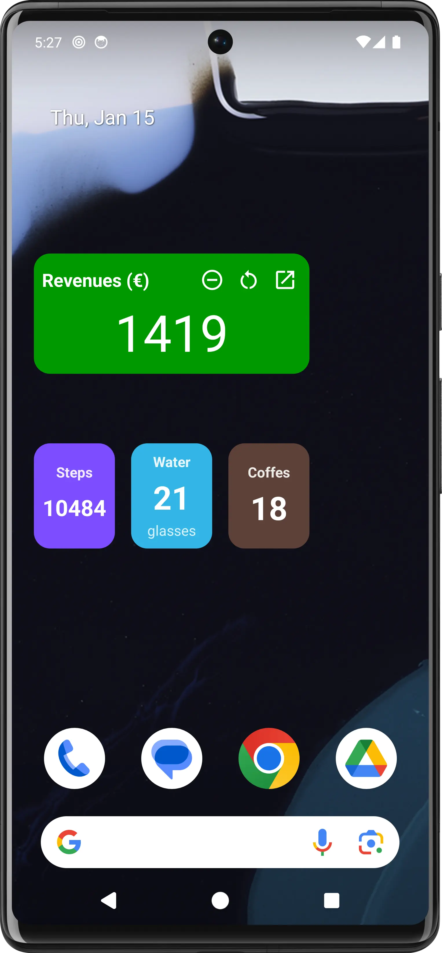 Android home screen widgets showing counter values in multiple sizes with color-matched backgrounds